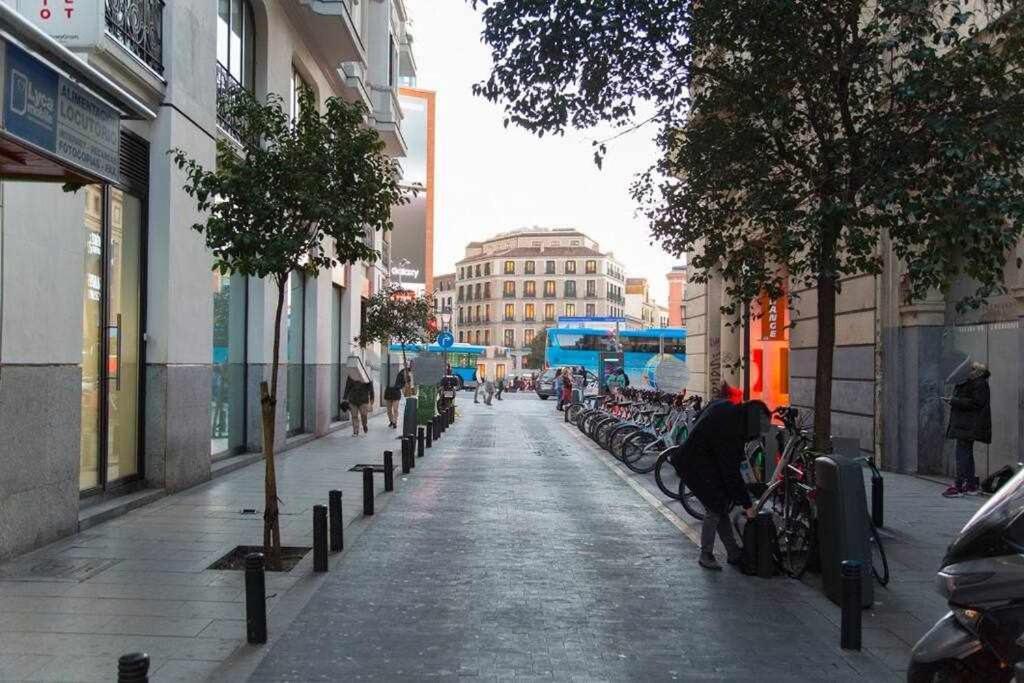 Apartamento En Plaza Callao Madrid Eksteriør billede